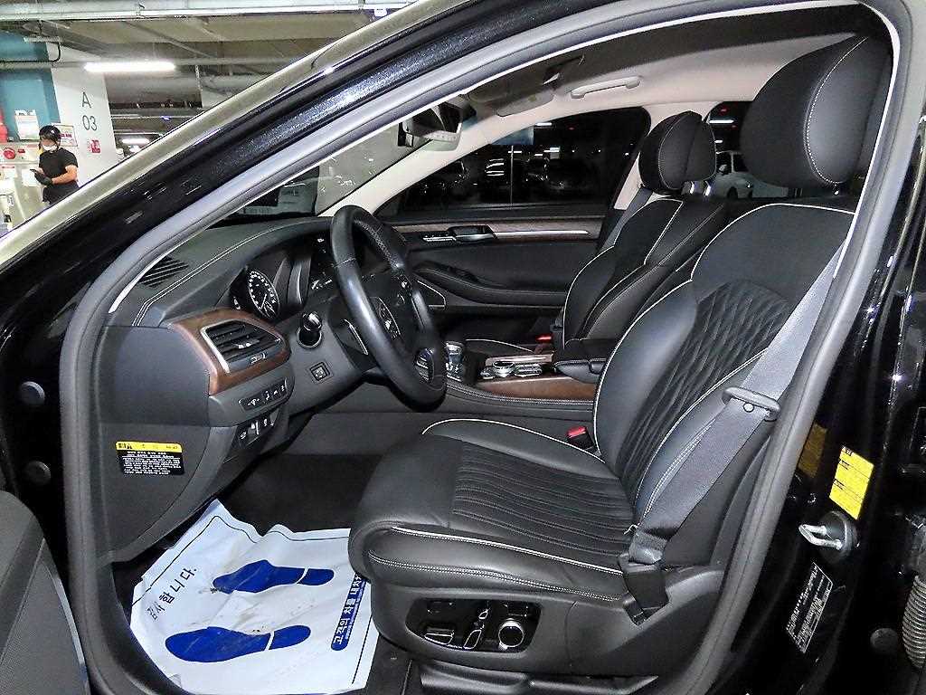 Genesis G90 - Vista 8