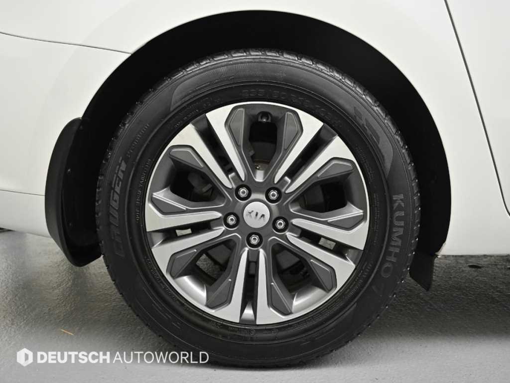 KIA Carnival - Vista 7