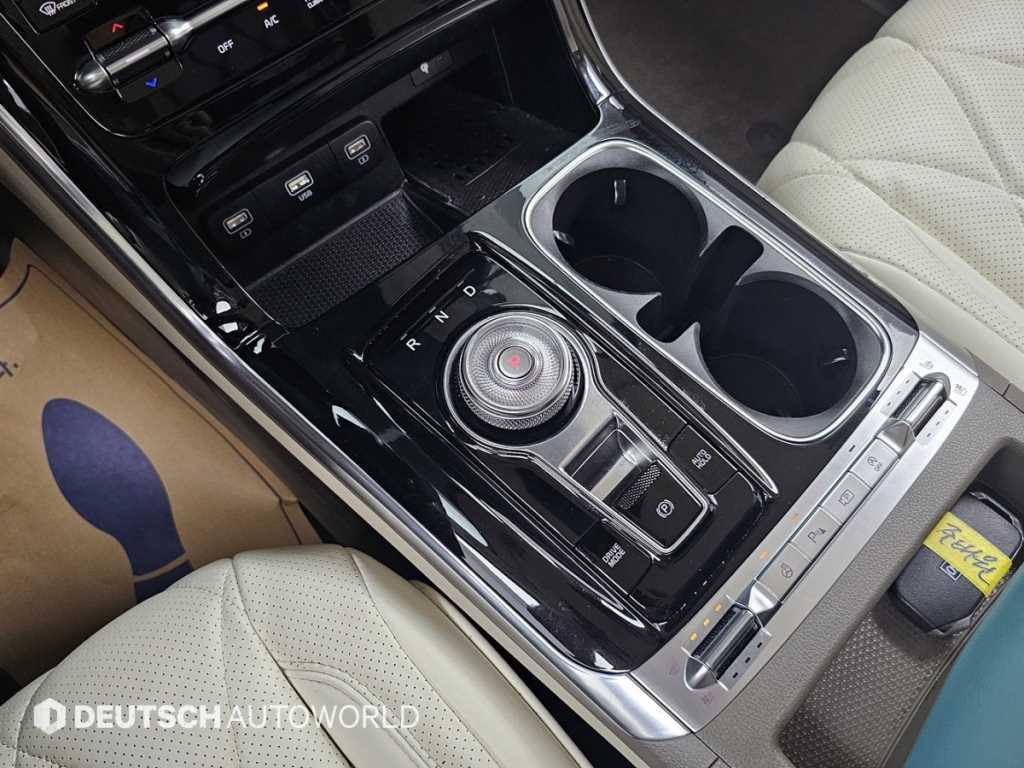 KIA Carnival - Vista 11