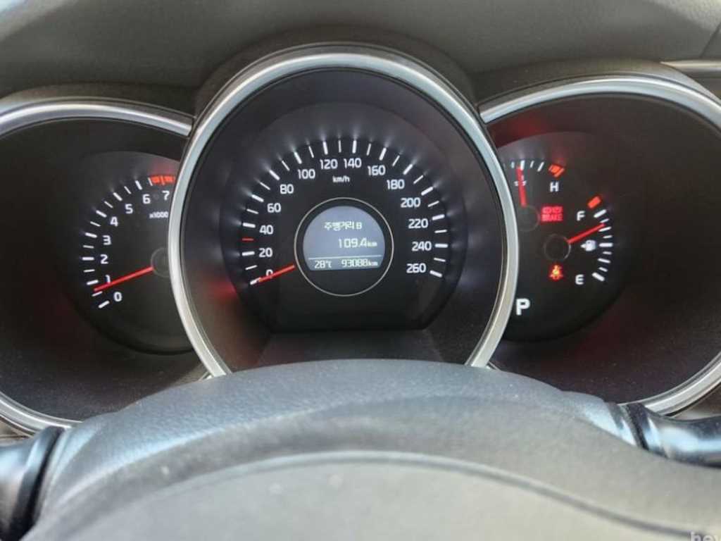 KIA K5 - Vista 9