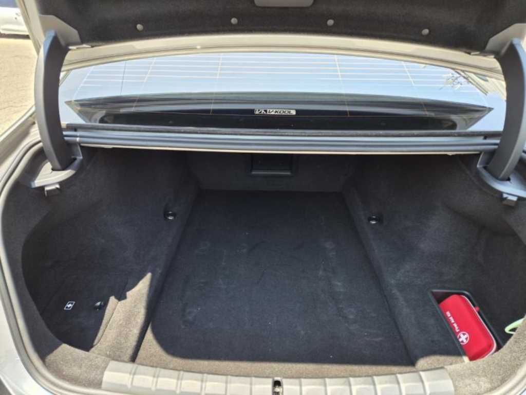 BMW 7 Series - Vista 8