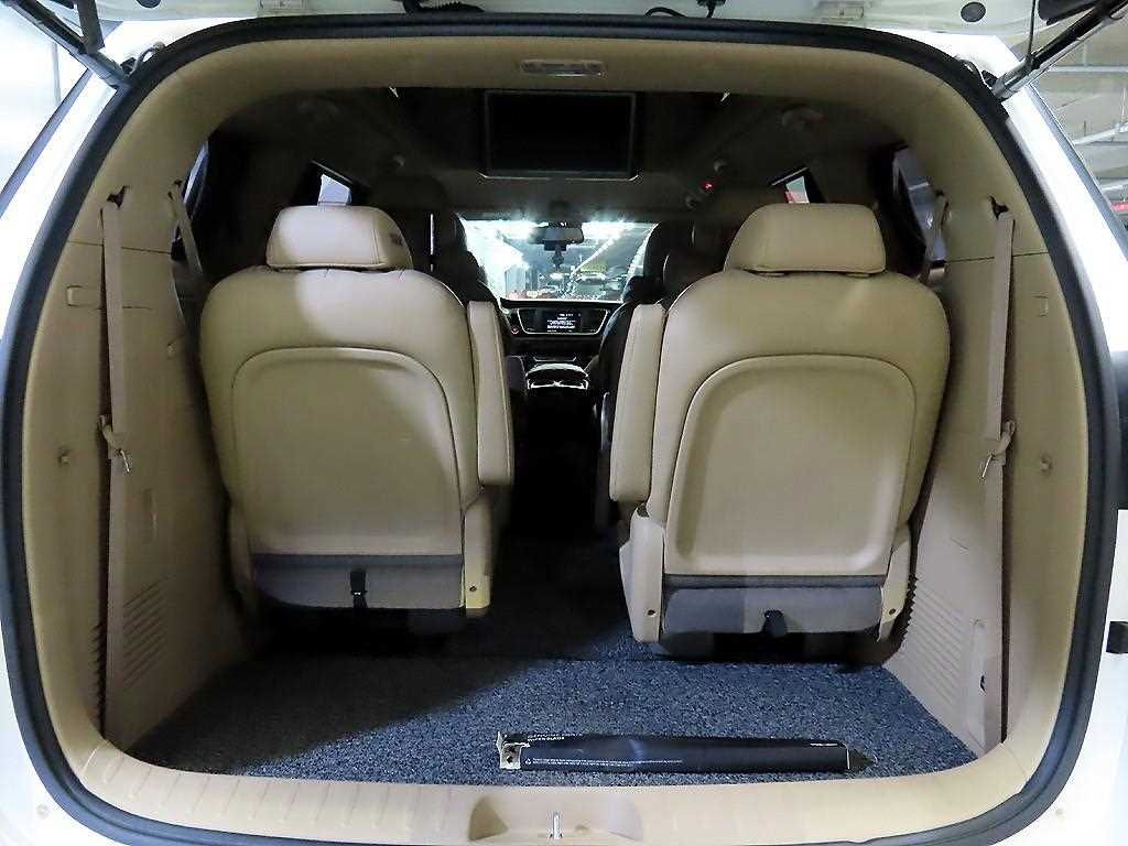 KIA Carnival 2018 Blanco - Importación desde Corea - HF Imports Iquique - Foto 18