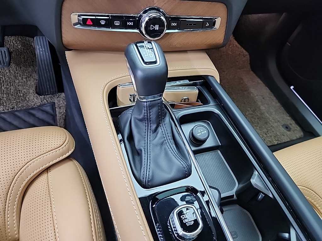 Volvo XC90 - Vista 10