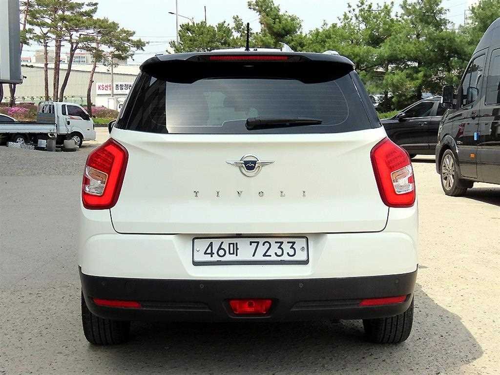 Ssangyong Tivoli - Vista 6