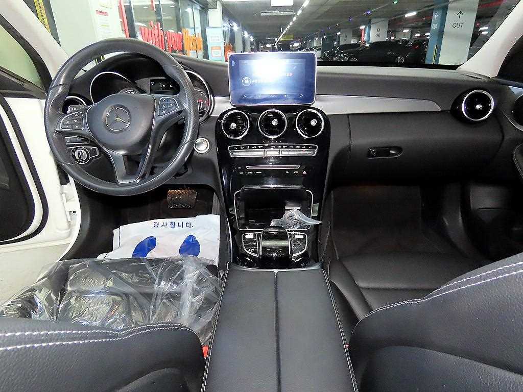 Mercedes Benz C Class - Vista 12
