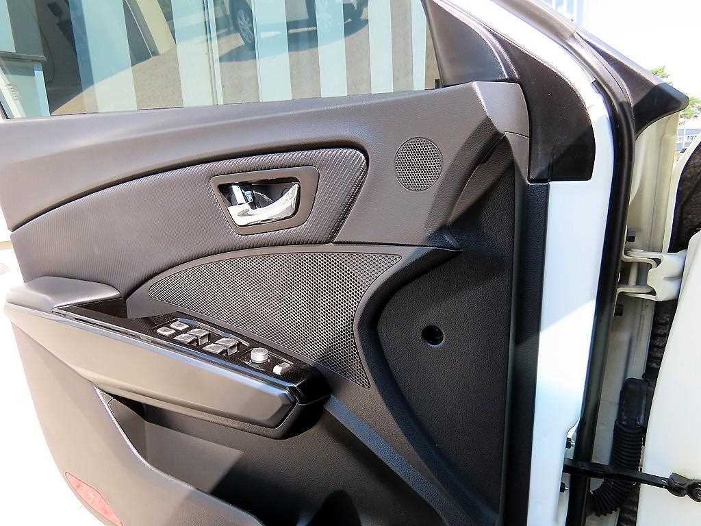 Ssangyong Tivoli 2016 Blanco - Importación desde Corea - HF Imports Iquique - Foto 13