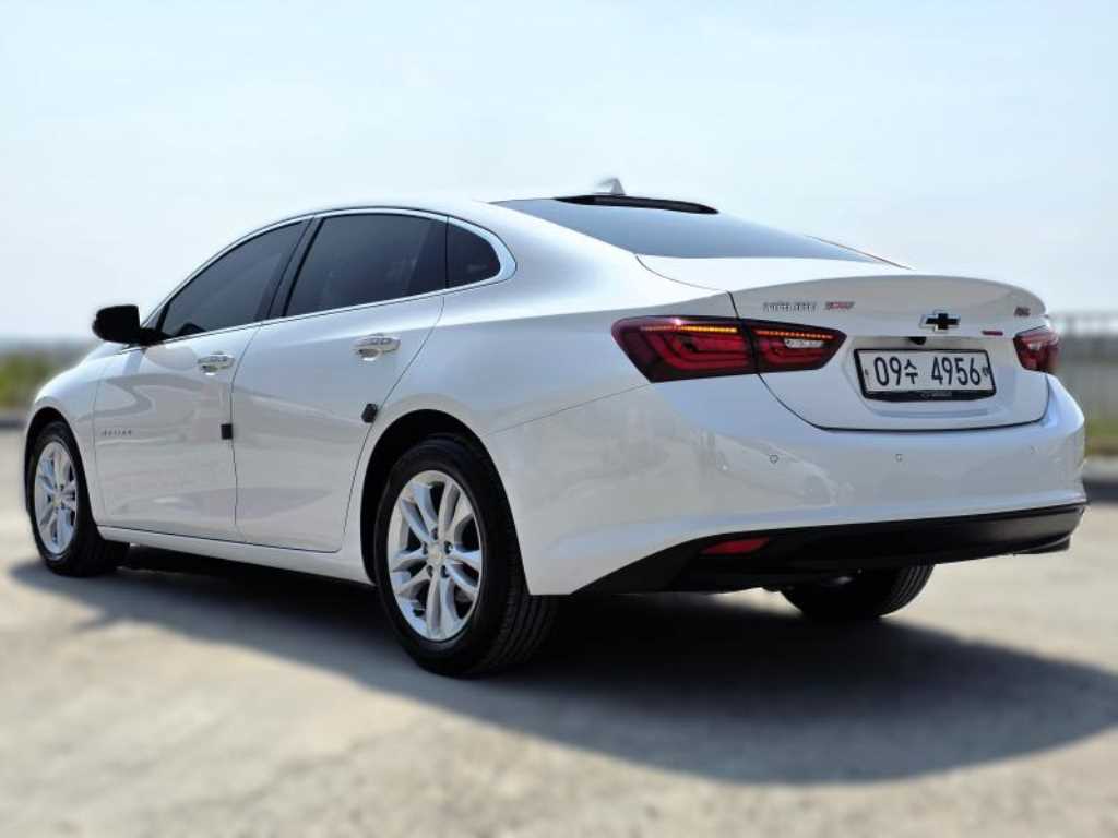 Chevrolet Malibu - Vista 3