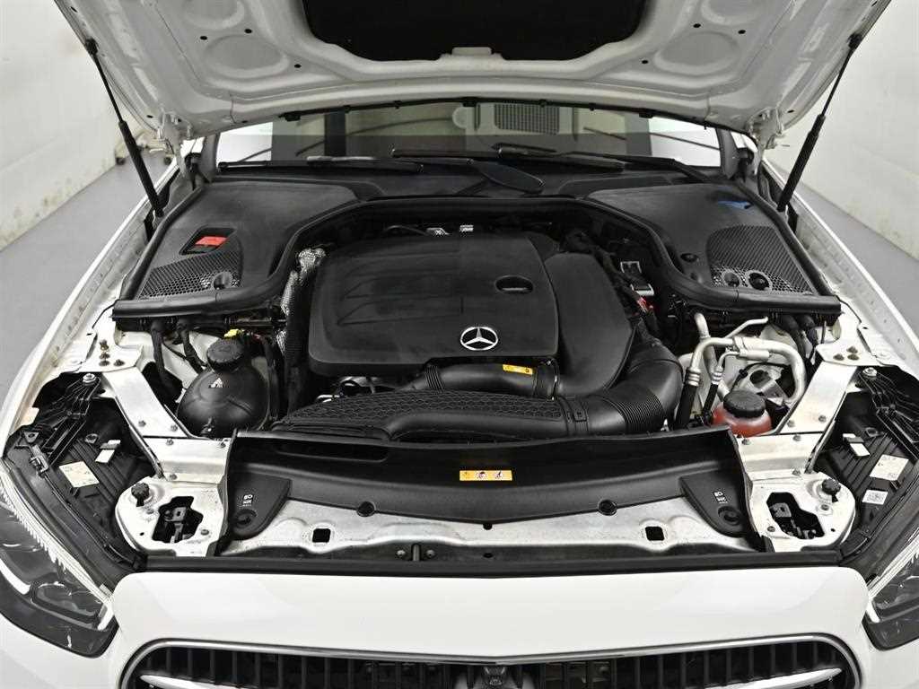 Mercedes Benz E class - Vista 8