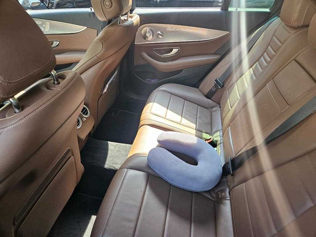 Mercedes Benz E class - Vista 9