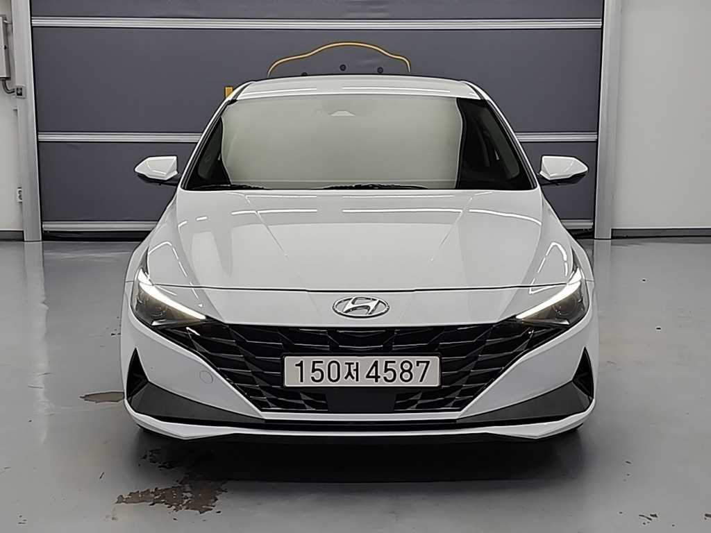 HYUNDAI Avante - Vista 2
