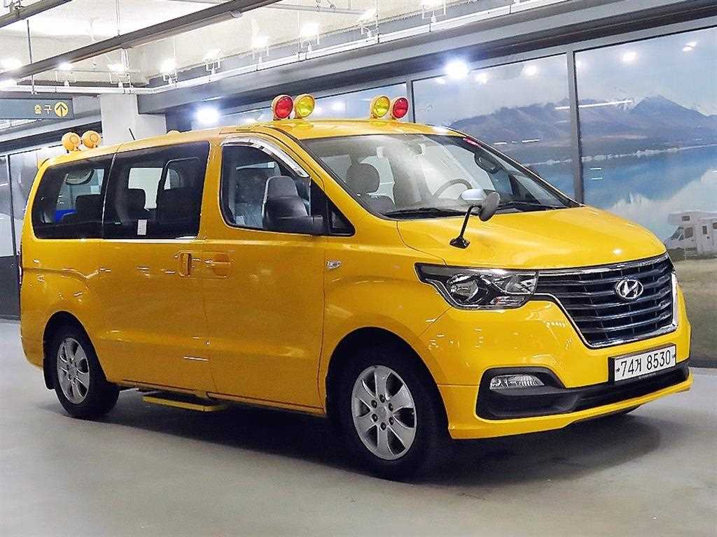 HYUNDAI Starex 2018 Amarillo - Importación desde Corea - HF Imports Iquique - Foto 1
