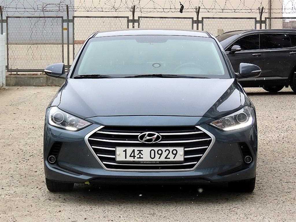 HYUNDAI Avante 2016 Gris - Importación desde Corea - HF Imports Iquique - Foto 1