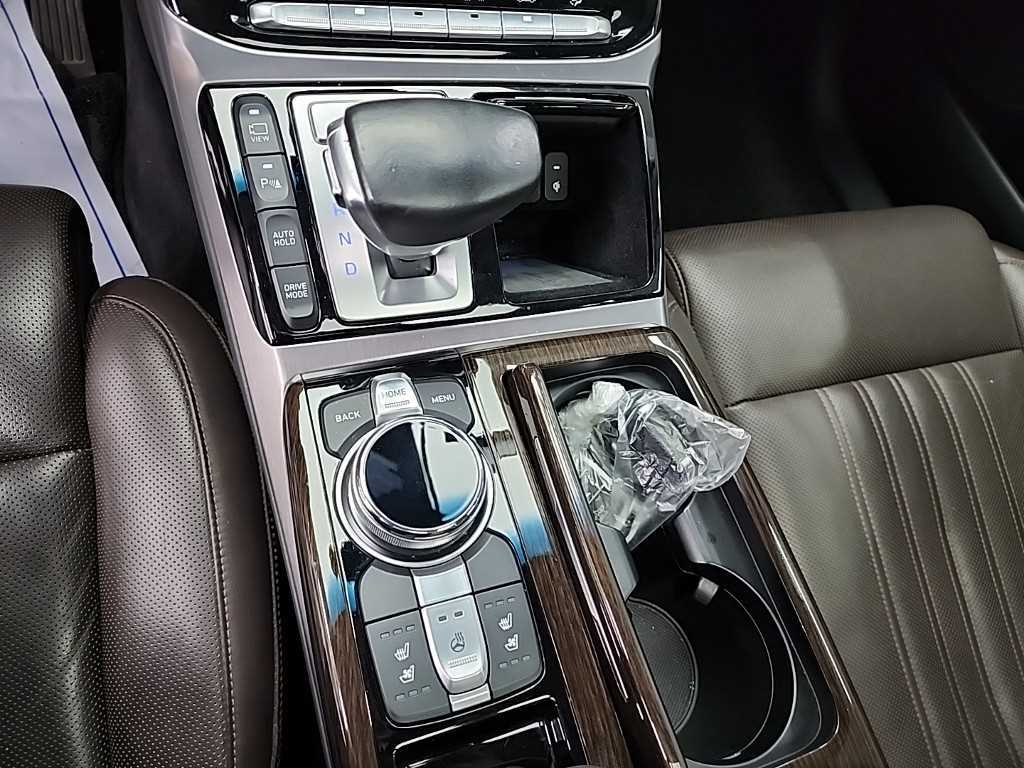 Genesis EQ900 - Vista 10