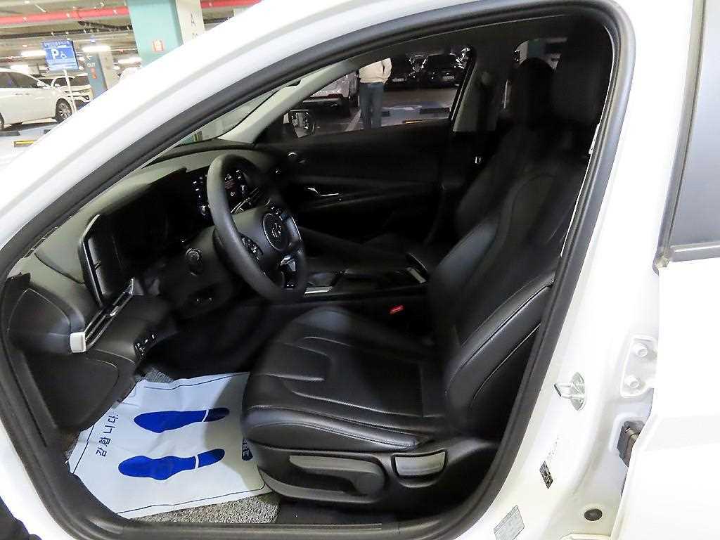 HYUNDAI Avante - Vista 8