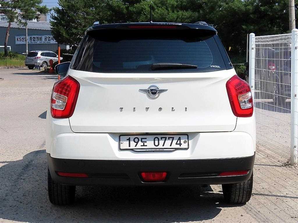 Ssangyong Tivoli - Vista 6