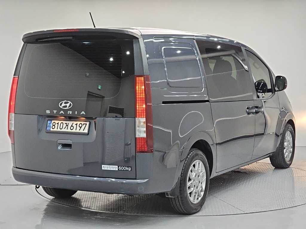 HYUNDAI Staria - Vista 6