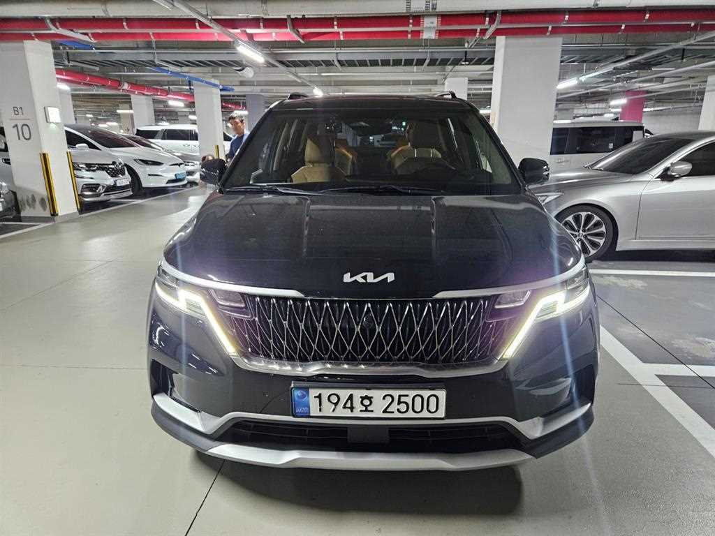 KIA Carnival 2022 Negro - Importación desde Corea - HF Imports Iquique - Foto 1