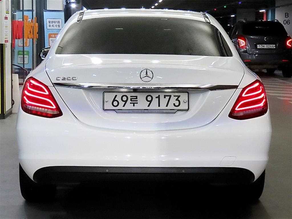 Mercedes Benz C Class - Vista 7