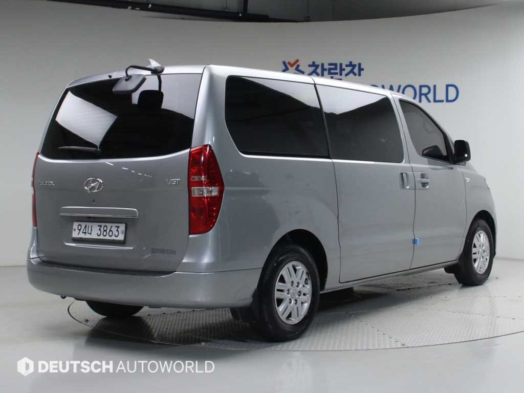 HYUNDAI Starex - Vista 2