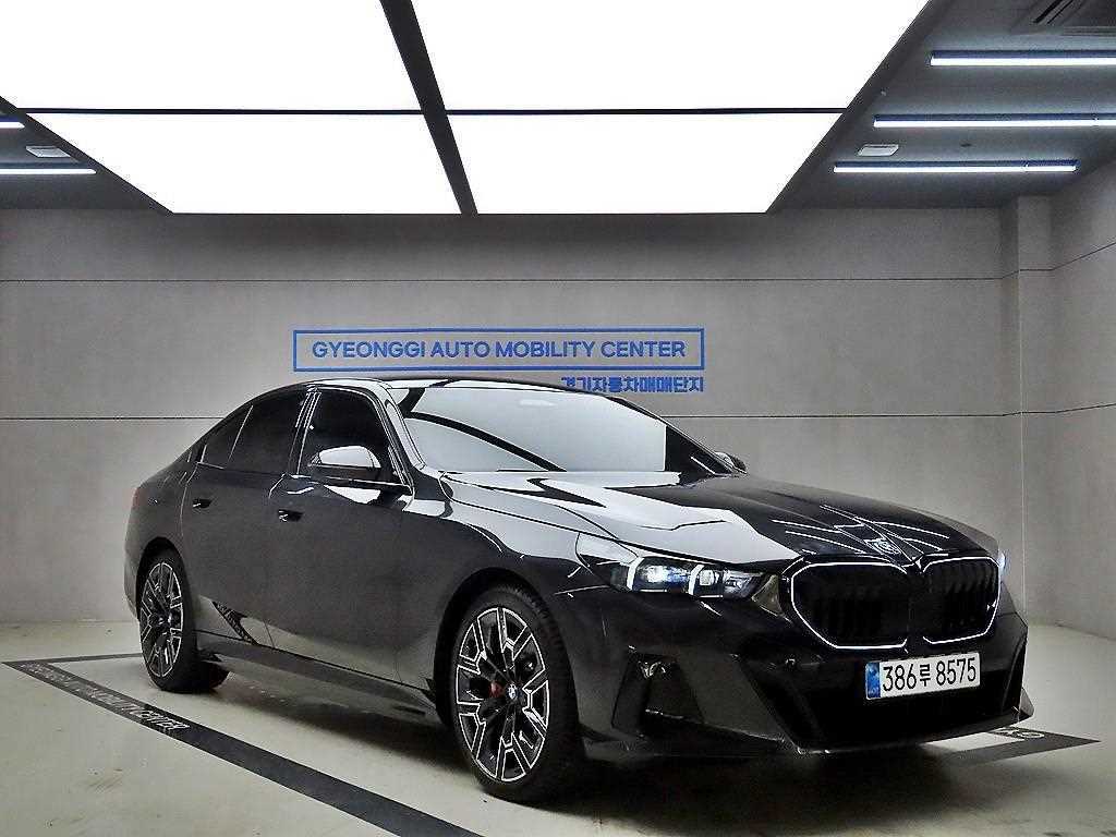 BMW 5 Series 2025 Gris - Importación desde Corea - HF Imports Iquique - Foto 1