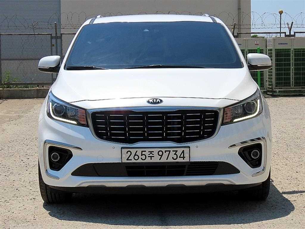 KIA Carnival 2019 the color of pearl - Importación desde Corea - HF Imports Iquique - Foto 1