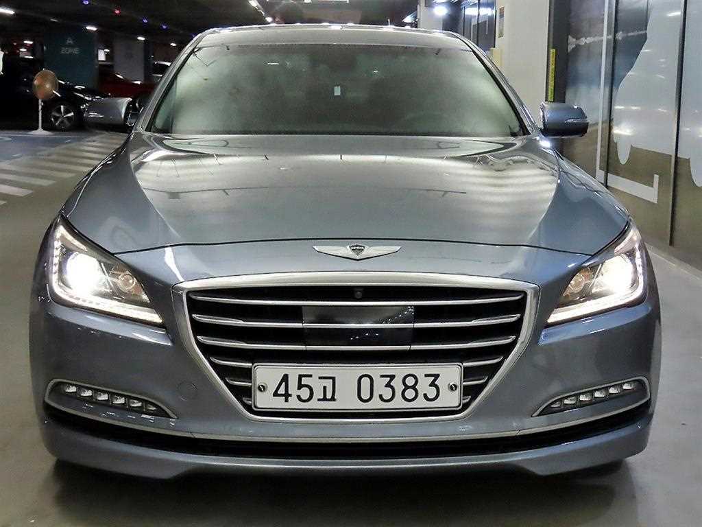 HYUNDAI Genesis - Vista 2