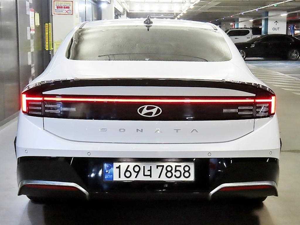 HYUNDAI Sonata - Vista 7