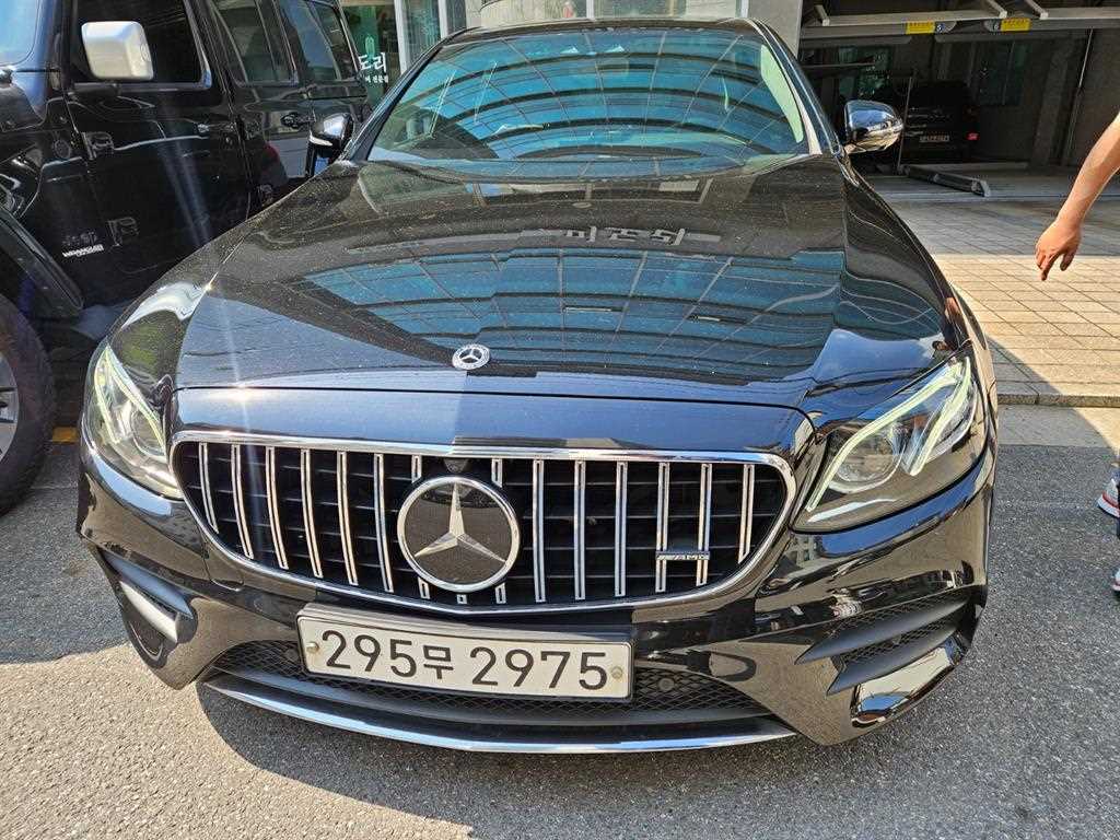 Mercedes Benz E class 2020 Negro - Importación desde Corea - HF Imports Iquique - Foto 1