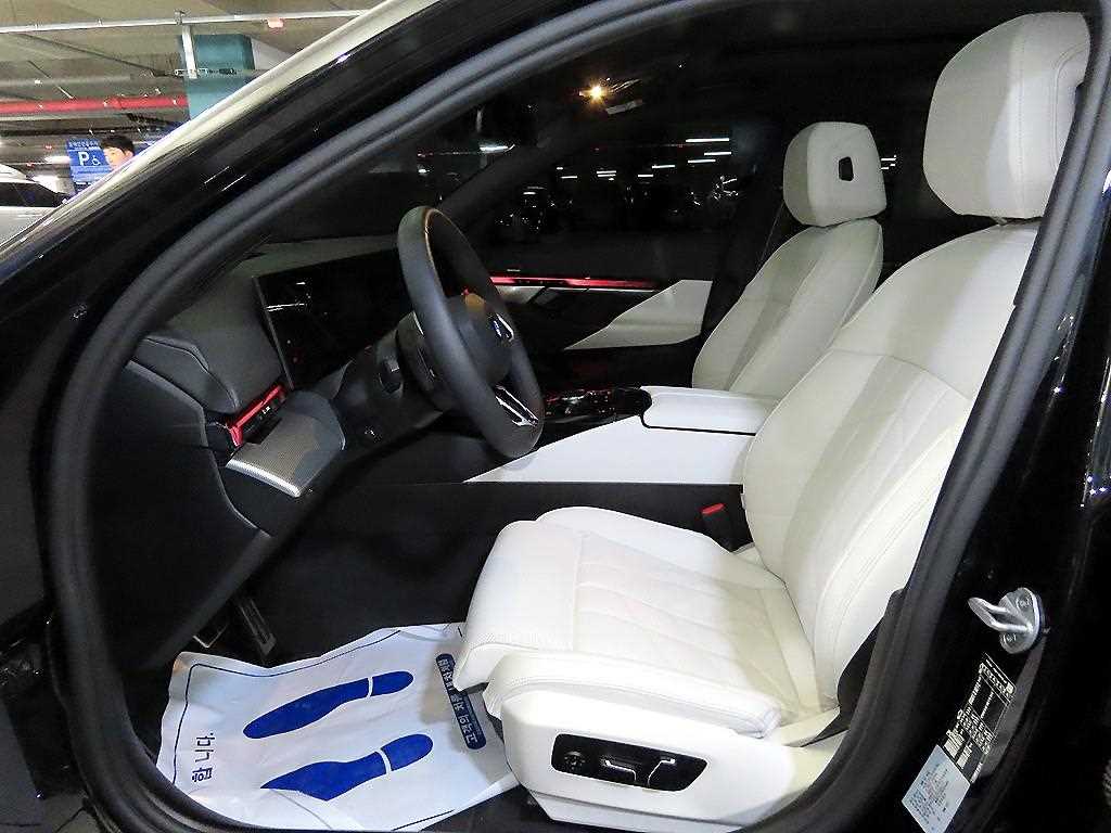 BMW 5 Series - Vista 8