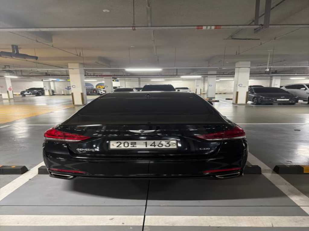 HYUNDAI Genesis - Vista 2