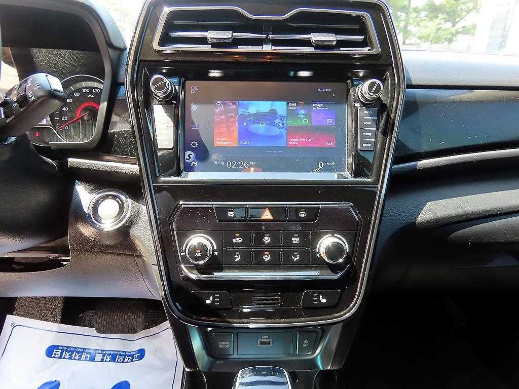 Ssangyong Tivoli 2019 Rojo - Importación desde Corea - HF Imports Iquique - Foto 15
