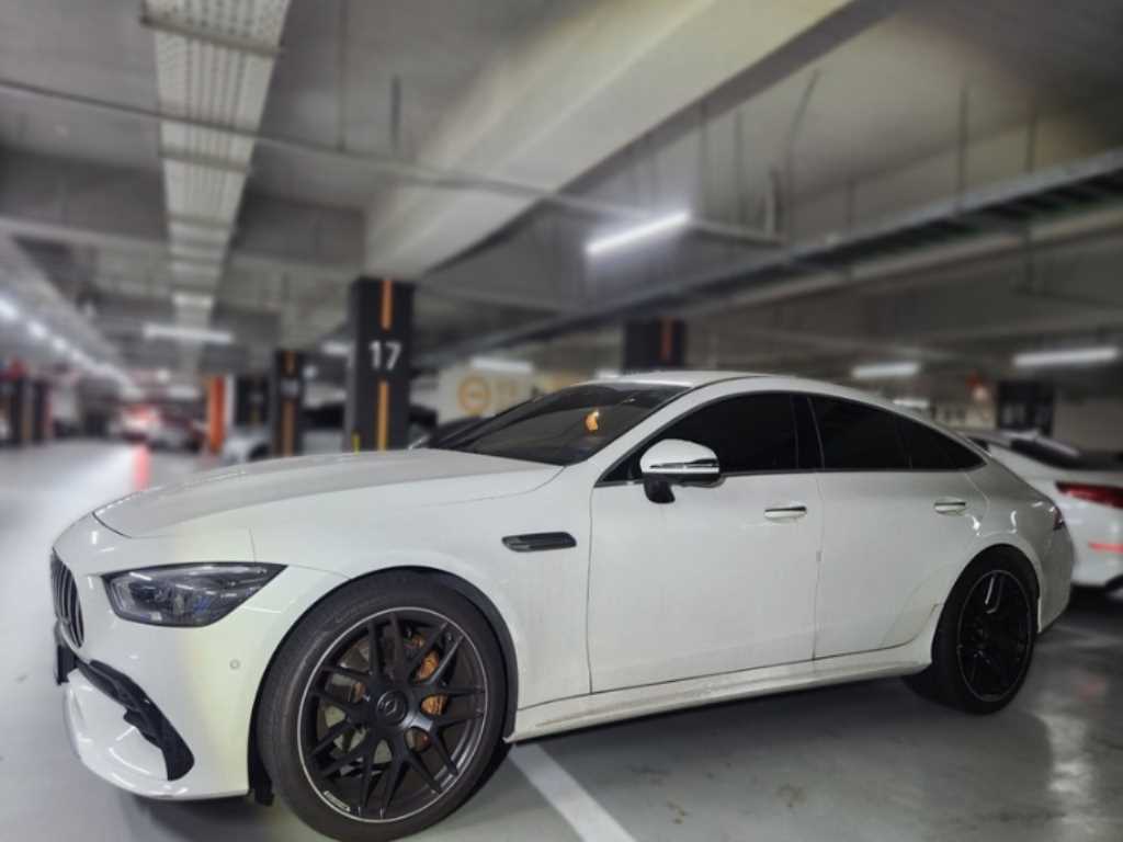 Mercedes Benz AMG GT - Vista 5