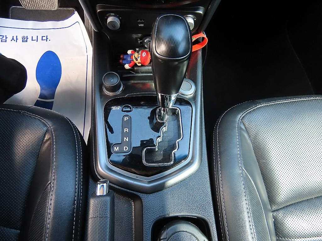 Ssangyong Tivoli - Vista 12