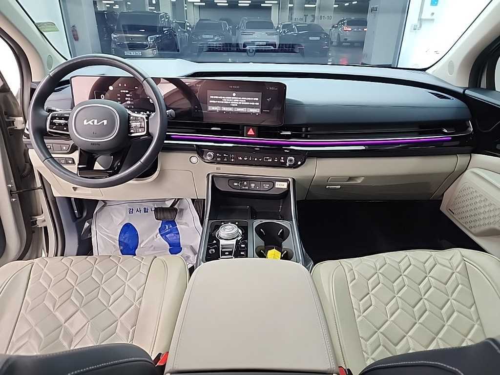 KIA Carnival - Vista 9