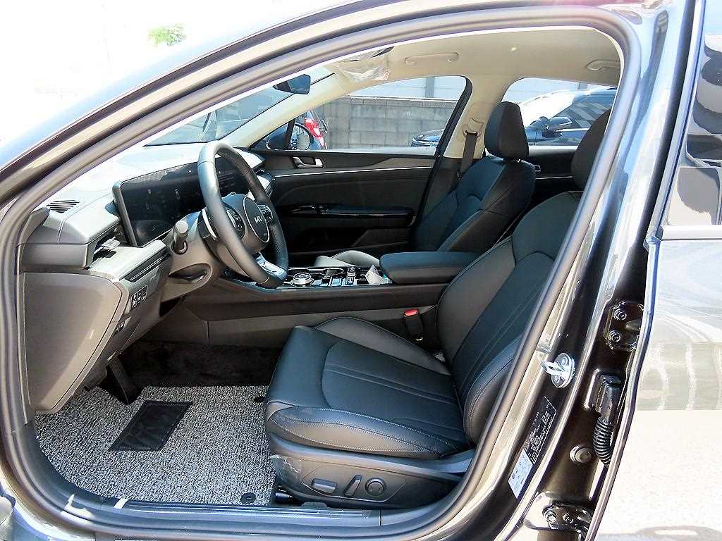 KIA K5 - Vista 7