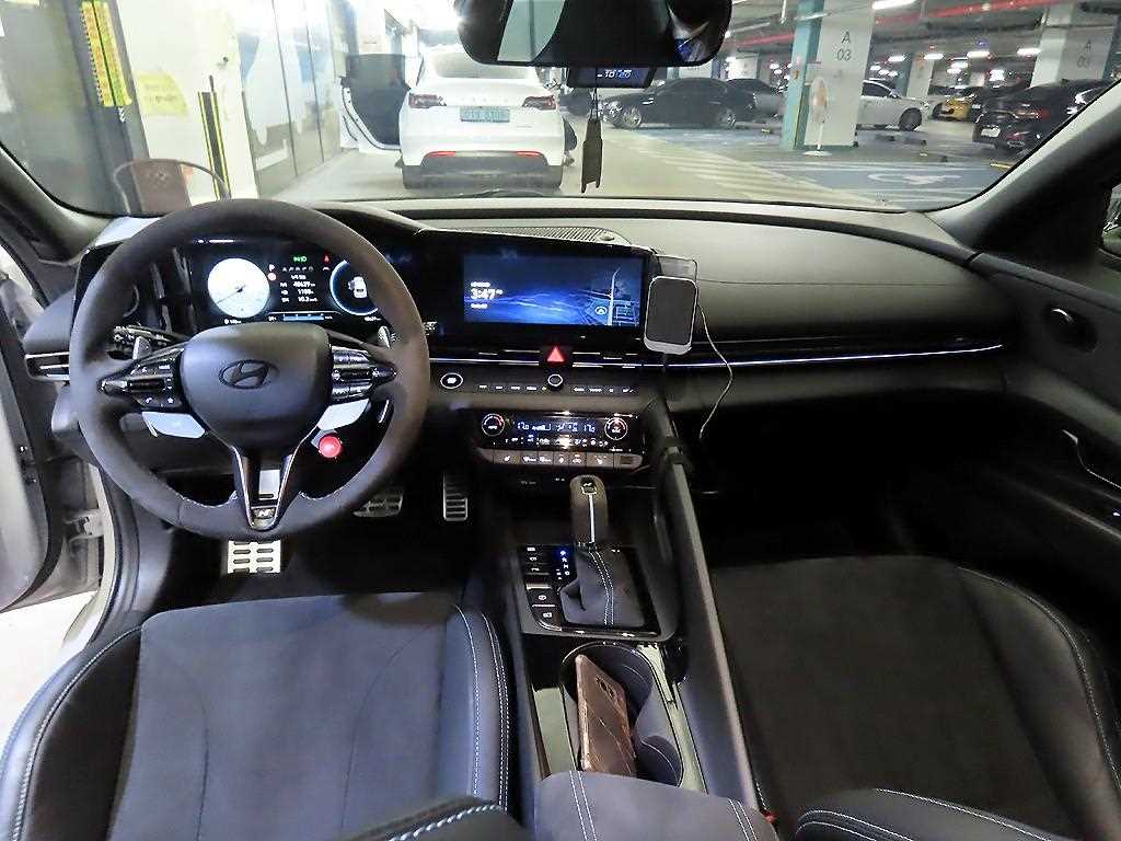 HYUNDAI Avante - Vista 12