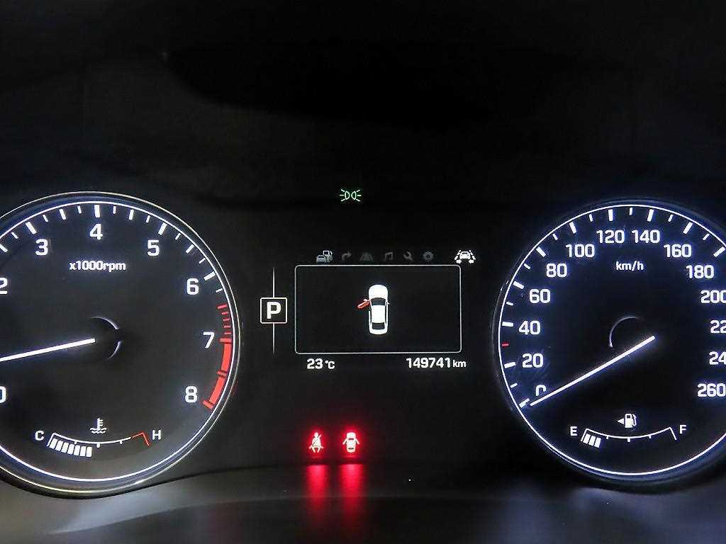 HYUNDAI Genesis - Vista 11