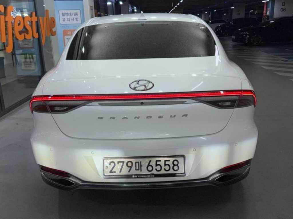 HYUNDAI Grandeur - Vista 7