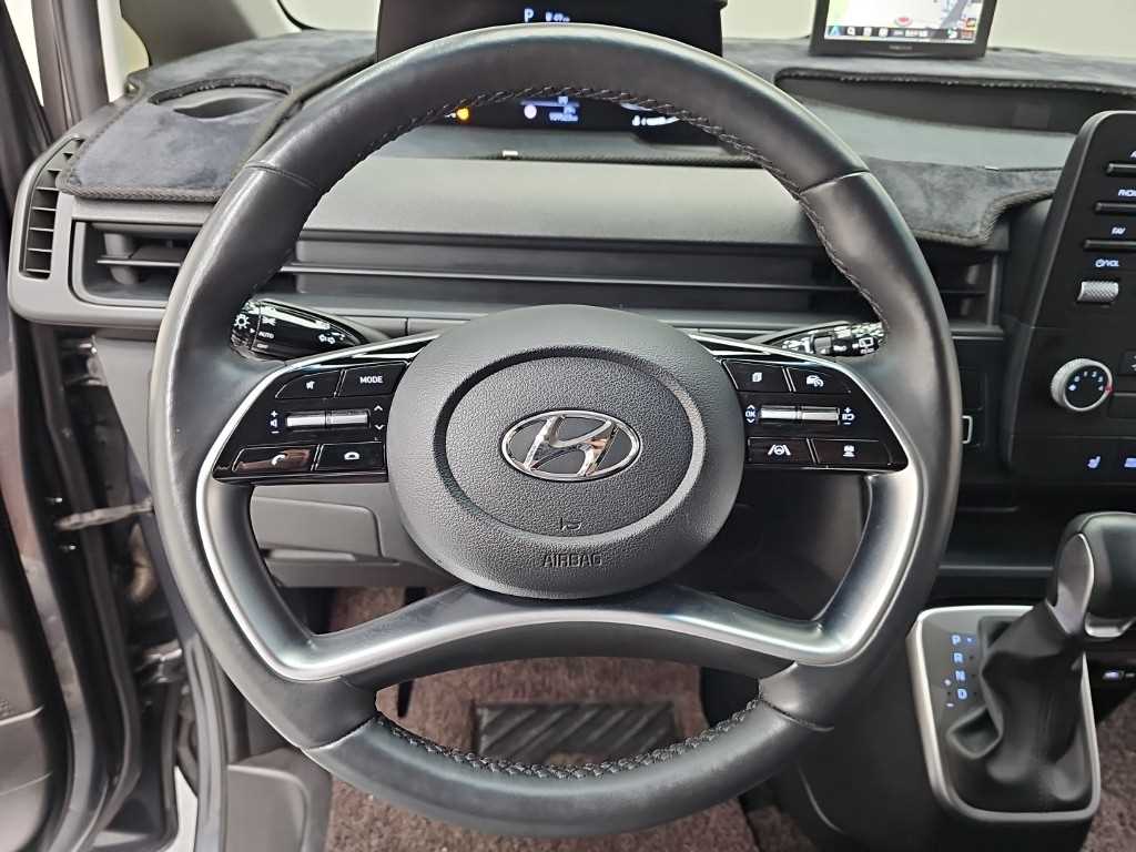 HYUNDAI Staria - Vista 11