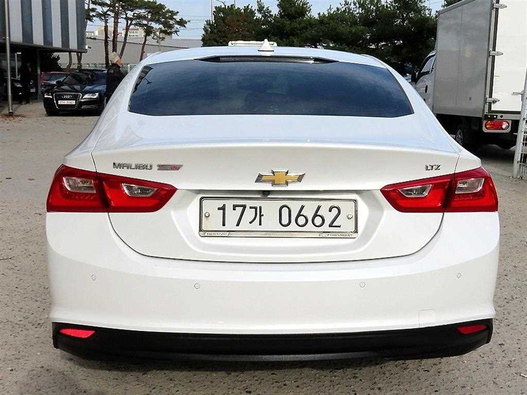 Chevrolet Malibu - Vista 6
