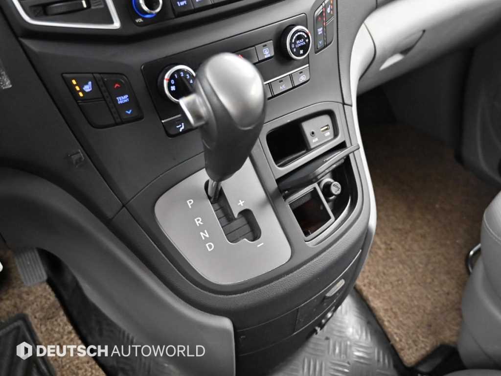 HYUNDAI Starex - Vista 11
