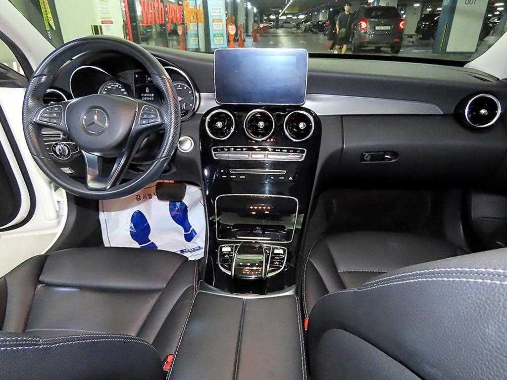 Mercedes Benz C Class - Vista 12