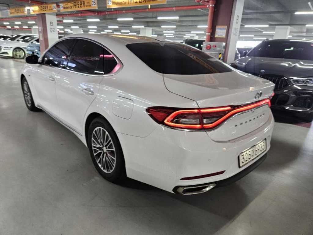 HYUNDAI Grandeur - Vista 3
