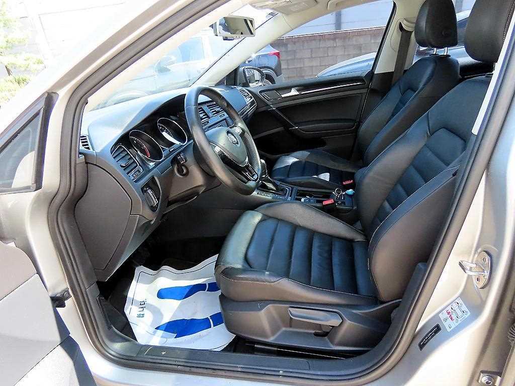 Volkswagen Golf - Vista 7