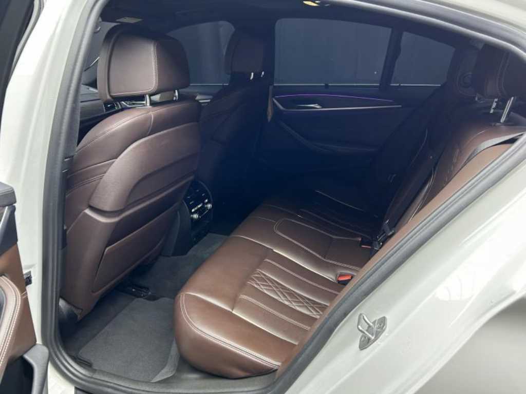 BMW 5 Series - Vista 8