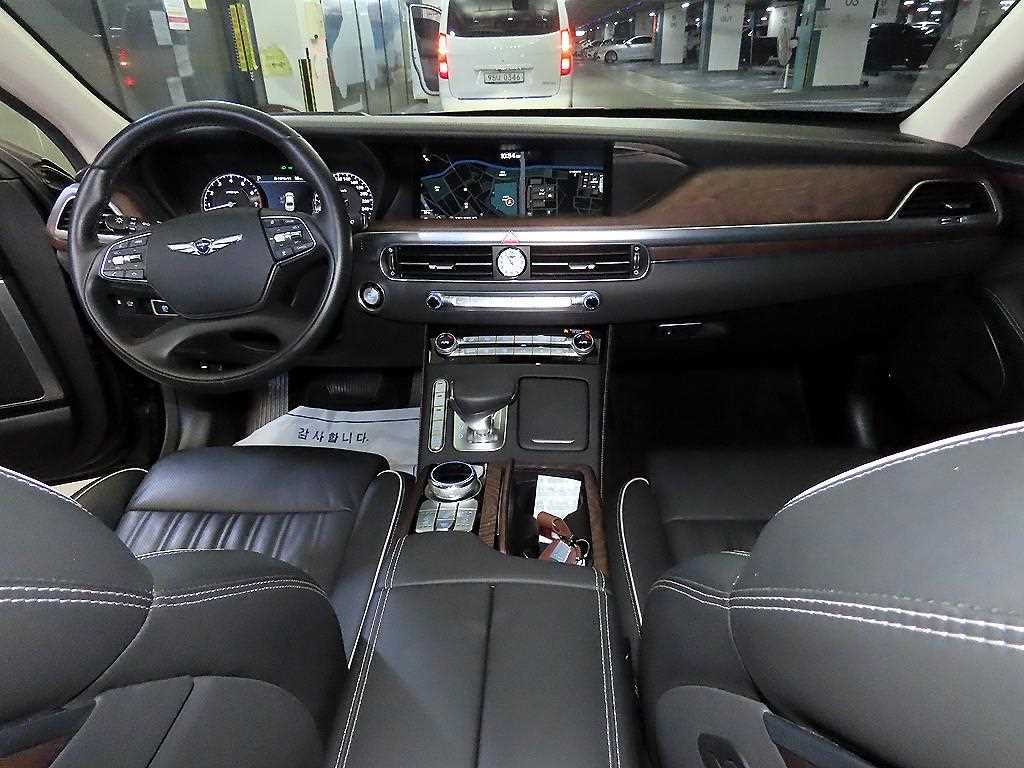 Genesis G90 - Vista 12
