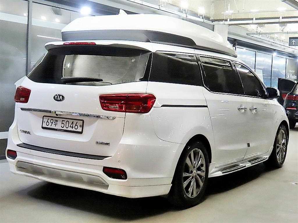 KIA Carnival - Vista 6