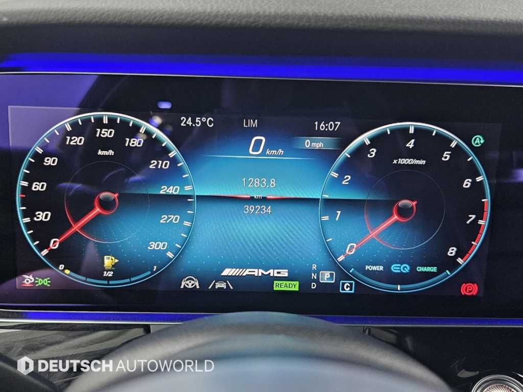 Mercedes Benz AMG GT - Vista 10