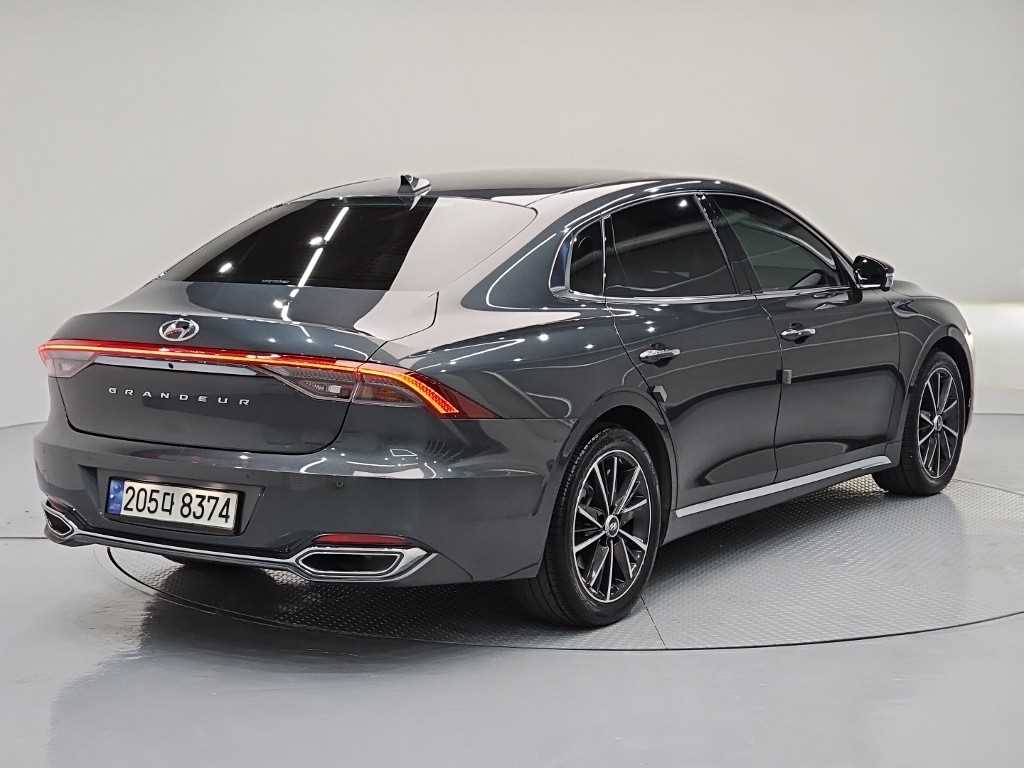 HYUNDAI Grandeur - Vista 7