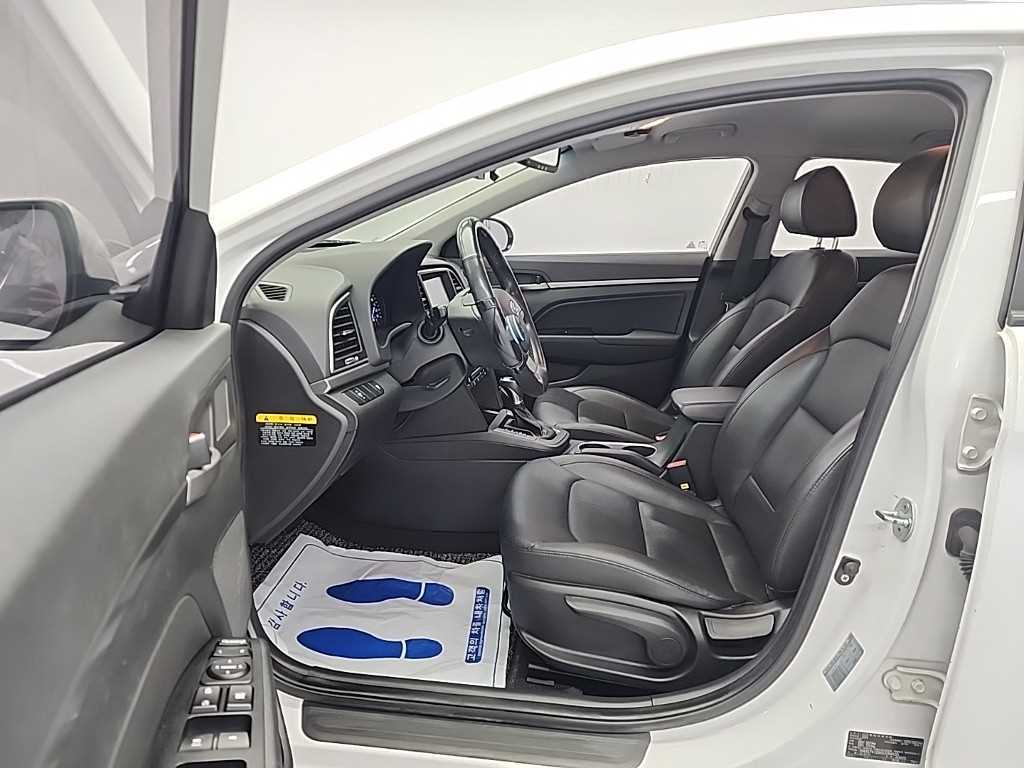 HYUNDAI Avante 2016 Blanco - Importación desde Corea - HF Imports Iquique - Foto 14